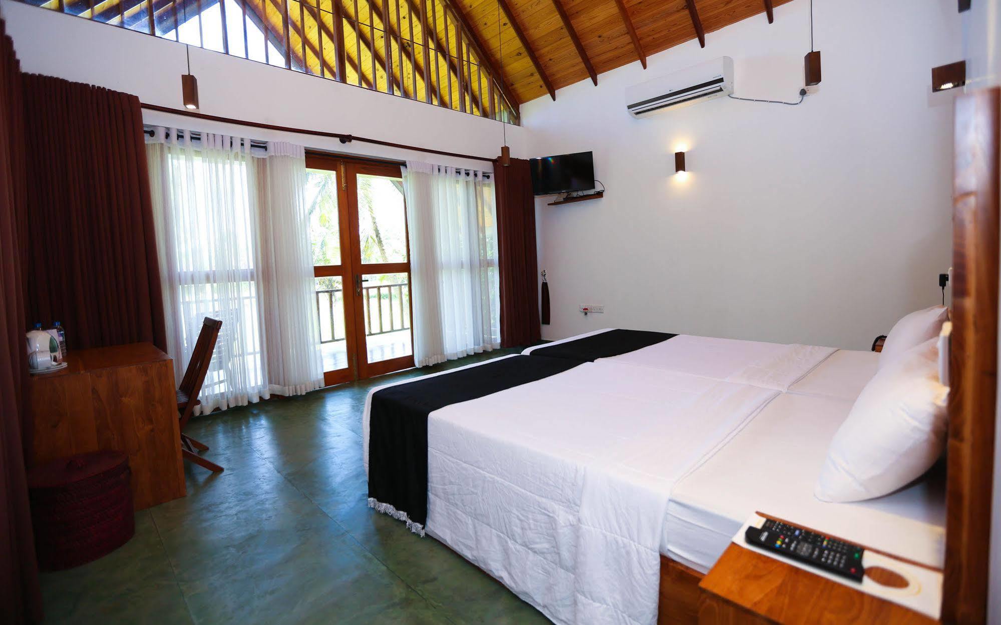 Miracle Resorts & Villas Polonnaruwa Exterior photo