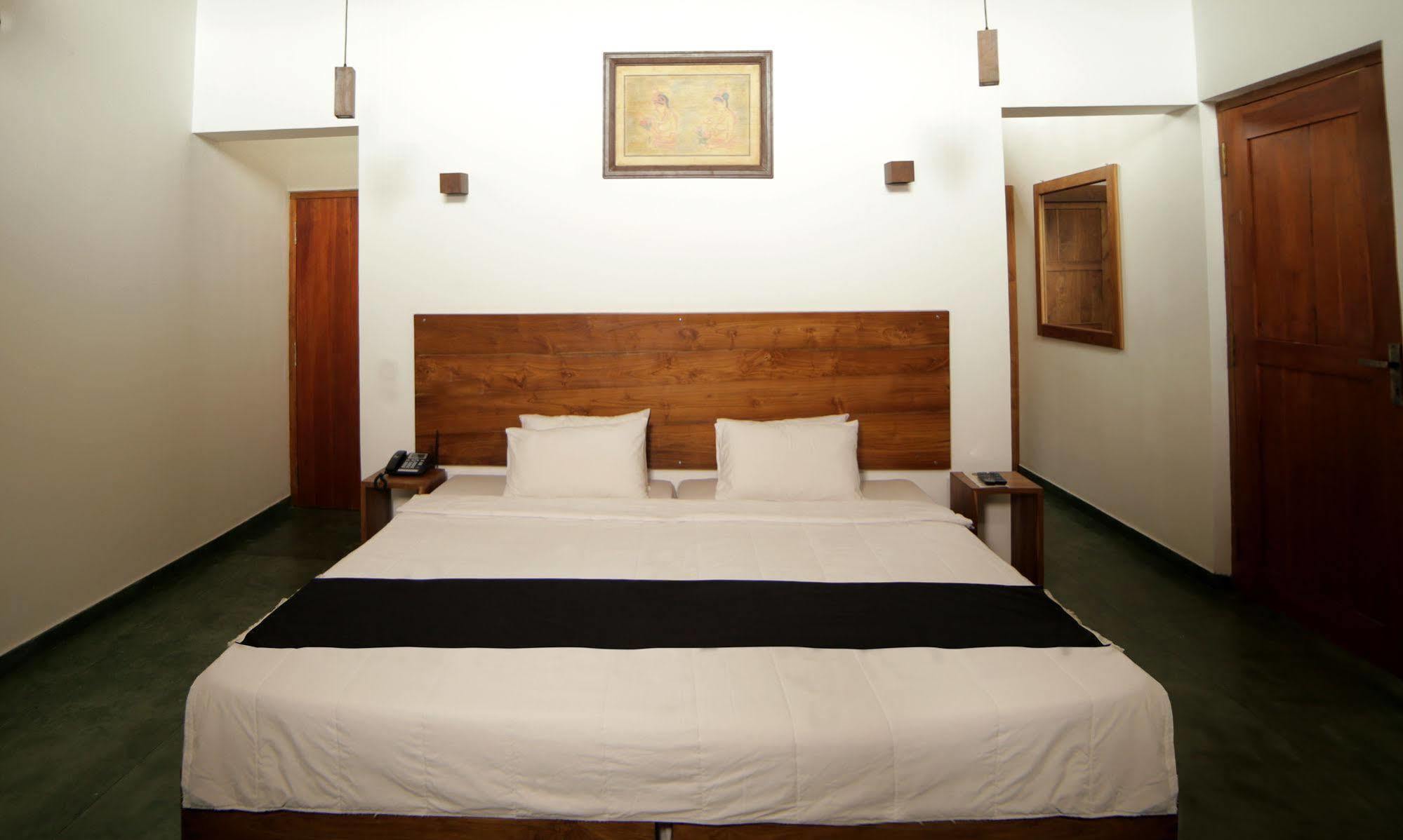 Miracle Resorts & Villas Polonnaruwa Exterior photo